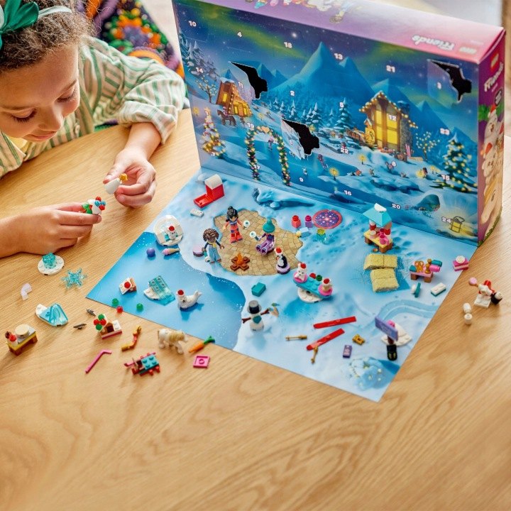 LEGO Friends 42698 adventný kalendár 2026, 211 dielikov