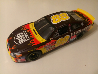 AKCIA 2001 DALE JARRETT #88 FORD TAURUS UPS NASCAR 1:18