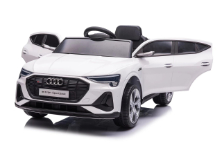 Auto Audi červené, modré