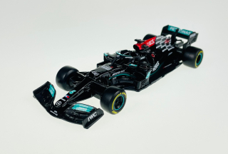BBURAGO RACE MERCEDES-AMG F1 W12 E #44 HAMILTON 1:43 FORMULA 1 NOVÝ MODEL