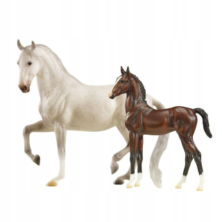 Breyer Traditional 1827 - Favory Airiiella kôň
