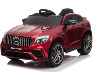 Červené auto Mercedes