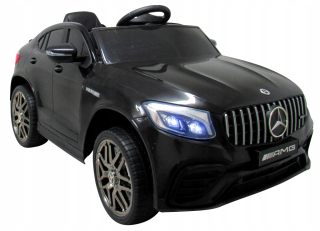 Čierne auto Mercedes