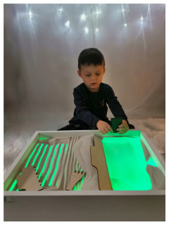 Senzorický plak s LED pieskami RGB