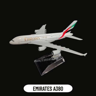 Mierka 1:400 Kovová replika lietadla Emirates Airlines A380 B777
