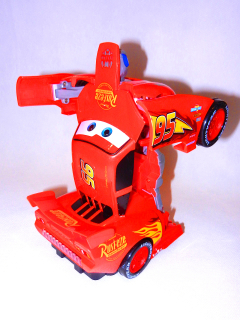 Rozprávkové autíčko - ZYGZAK McQUEEN ROBOTS maskovacie AUTÁ 2v1 batérie