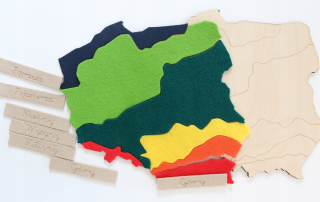 Geografické krajiny - podložka s Montessori podpismi