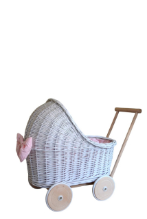 biely prútený kočík pre bábiky + gumené pneumatiky, obloženie + obliečka na tlačenie